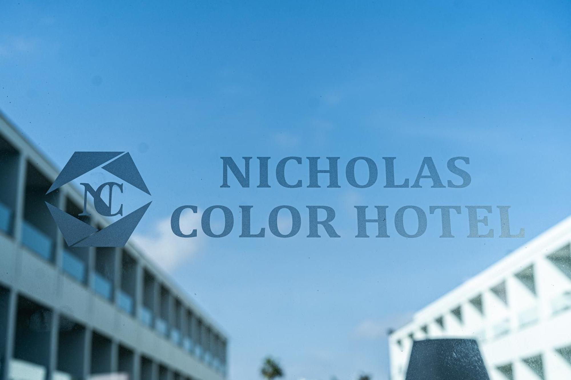 Nicholas Color Hotel アヤナパ エクステリア 写真