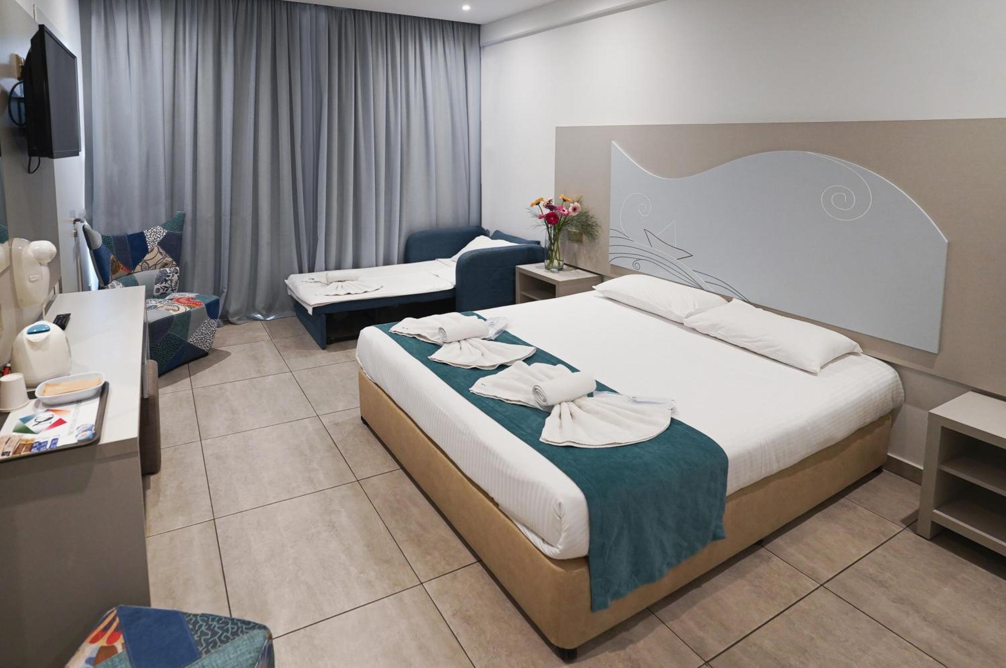 Nicholas Color Hotel アヤナパ エクステリア 写真