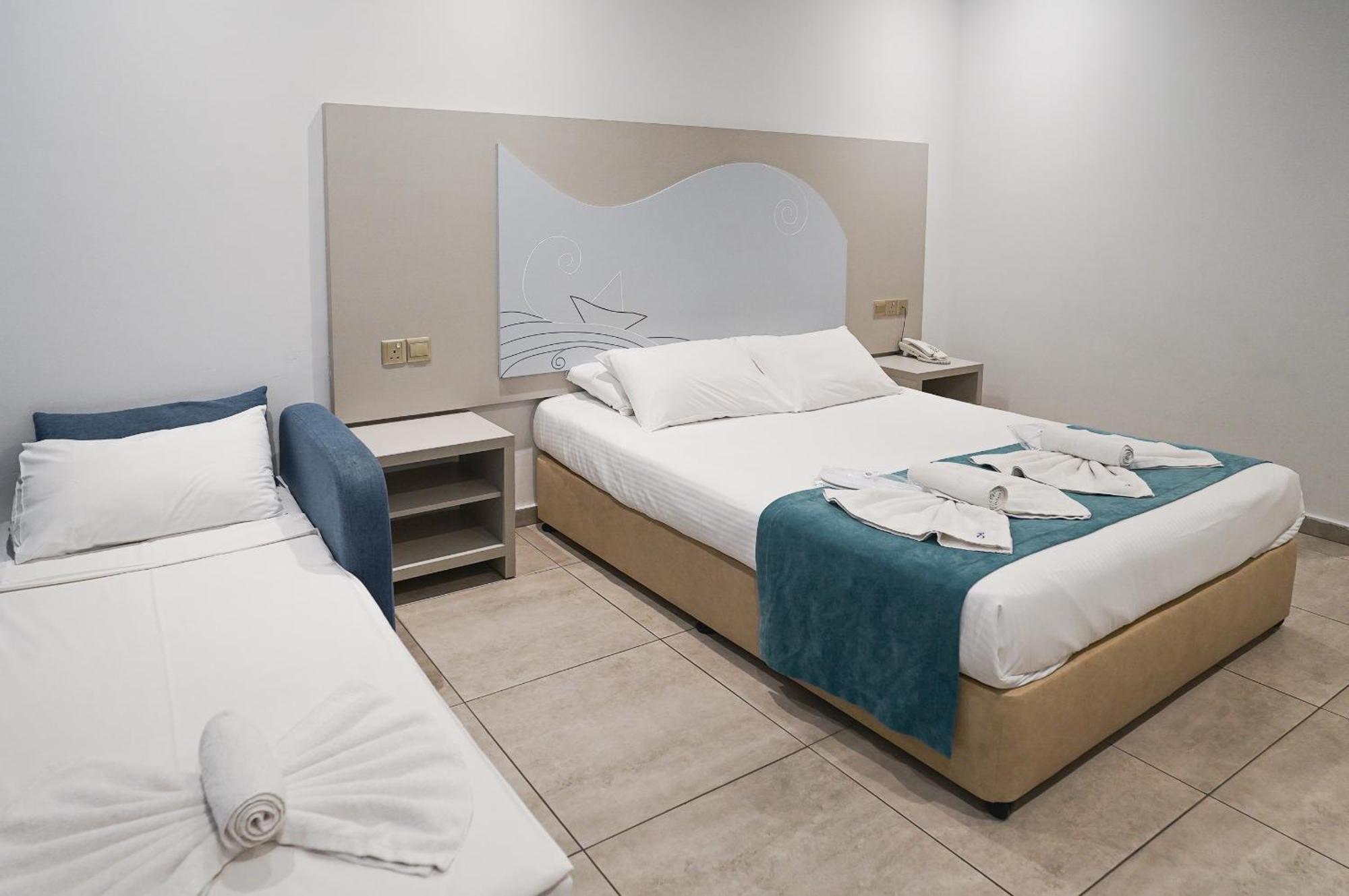 Nicholas Color Hotel アヤナパ エクステリア 写真