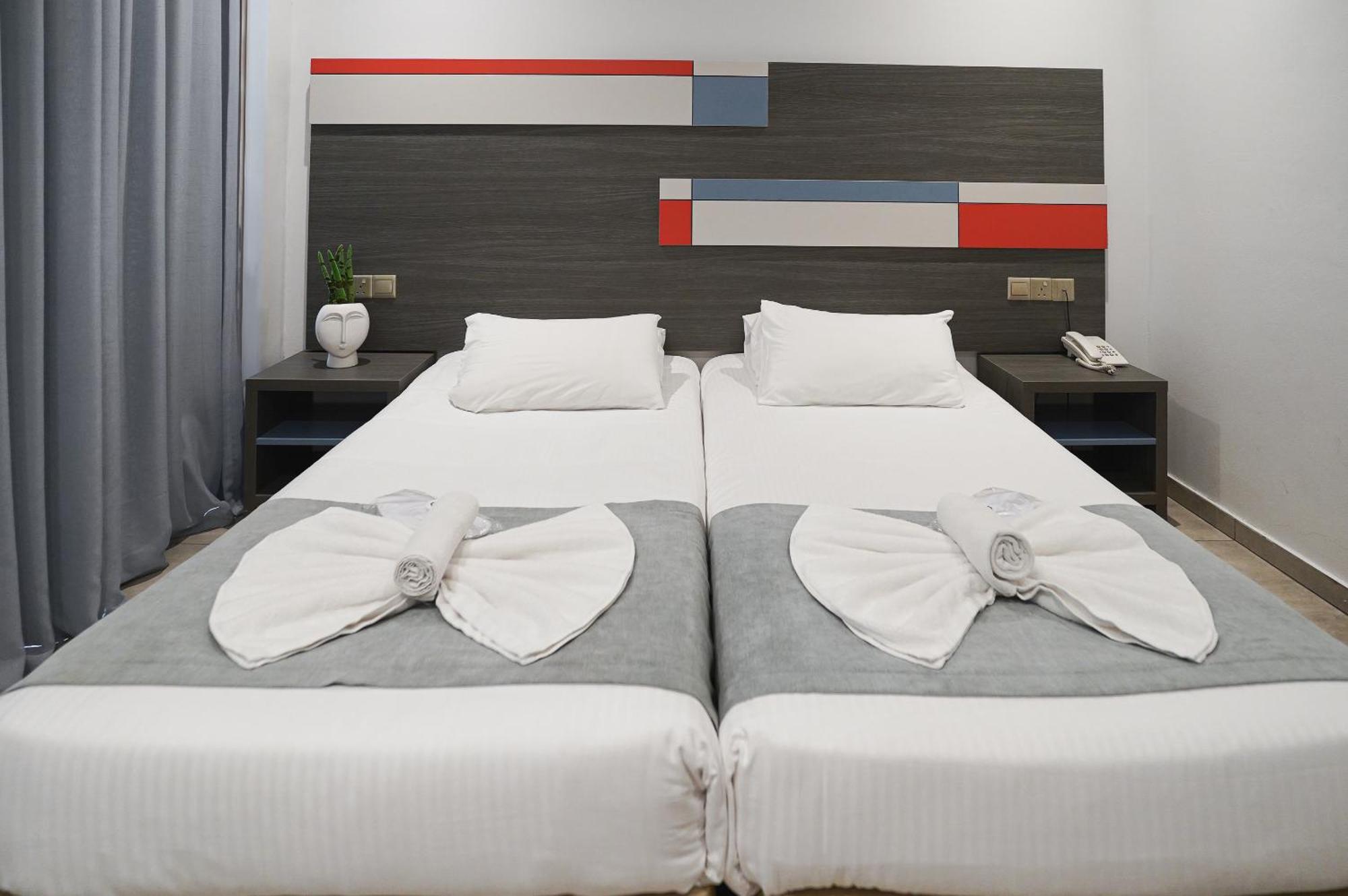 Nicholas Color Hotel アヤナパ エクステリア 写真